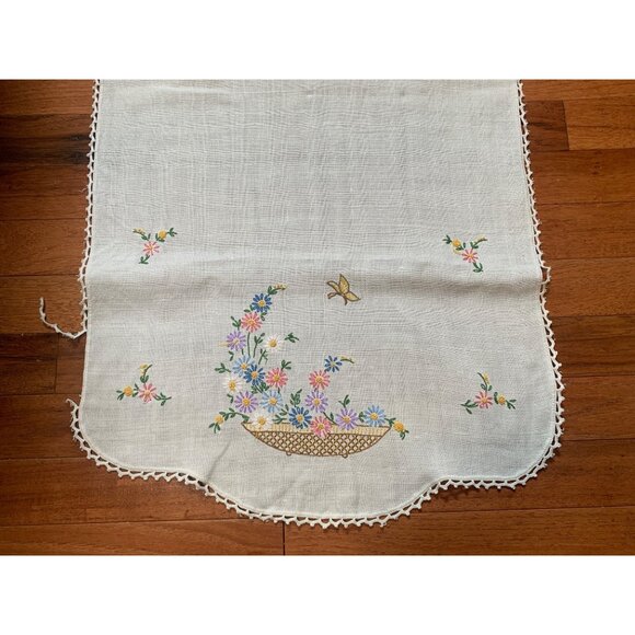 Vintage Hand-Embroidered Linen Table Runner with Floral Basket Design - Picture 2 of 6